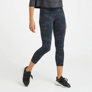 SPANX Look at Me Now Seamless Cropped Leggings S